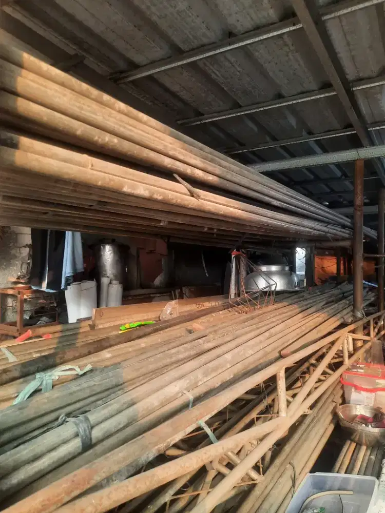 Di jual tenda + bahan dan lain lain, bagi yang mau usaha... boleh nego