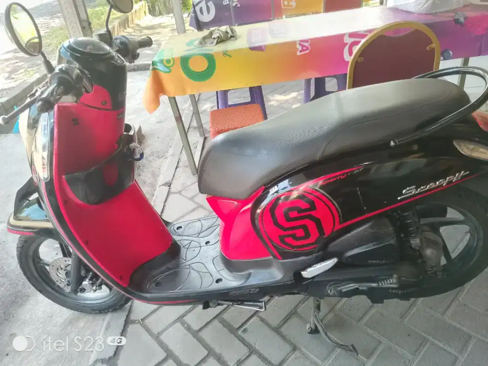 Scoopy Th 2015,Mesin Alus,dobel jreng,kelistrikan fungsi semua.