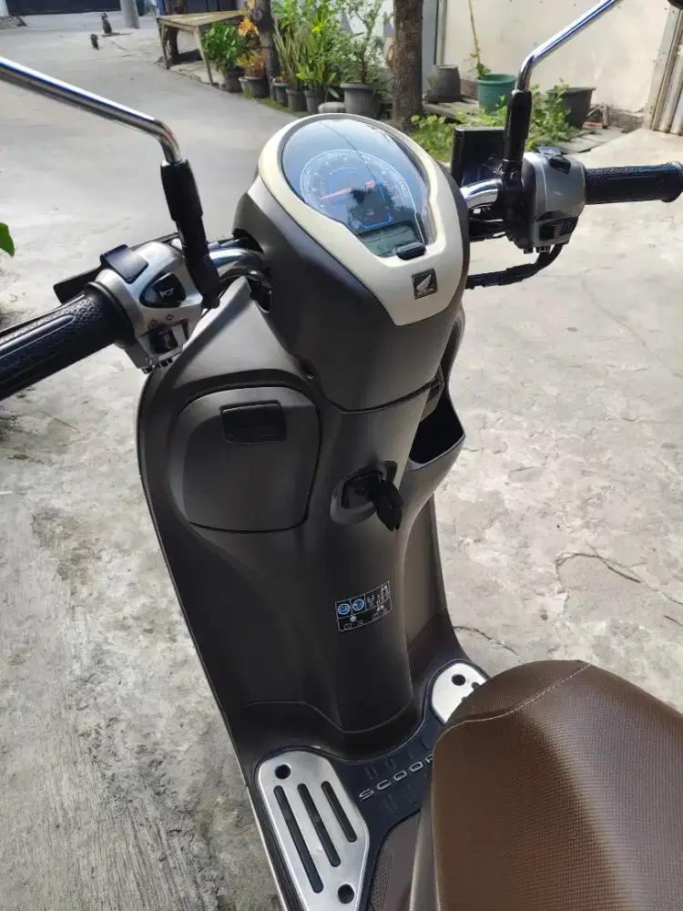 2024 Scoopy prestige like new