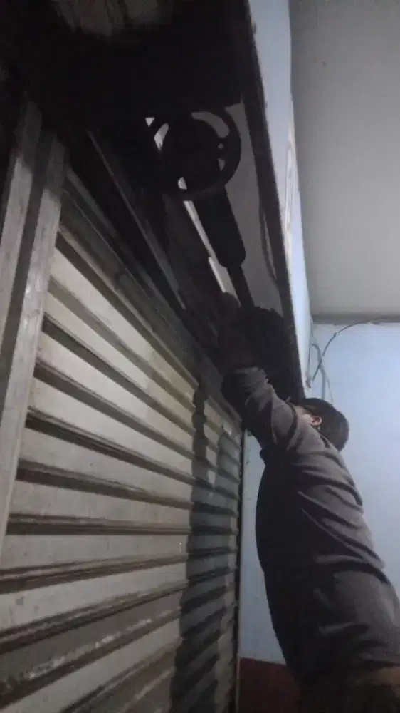Tukang service rolling door dan folding gate berkualitas