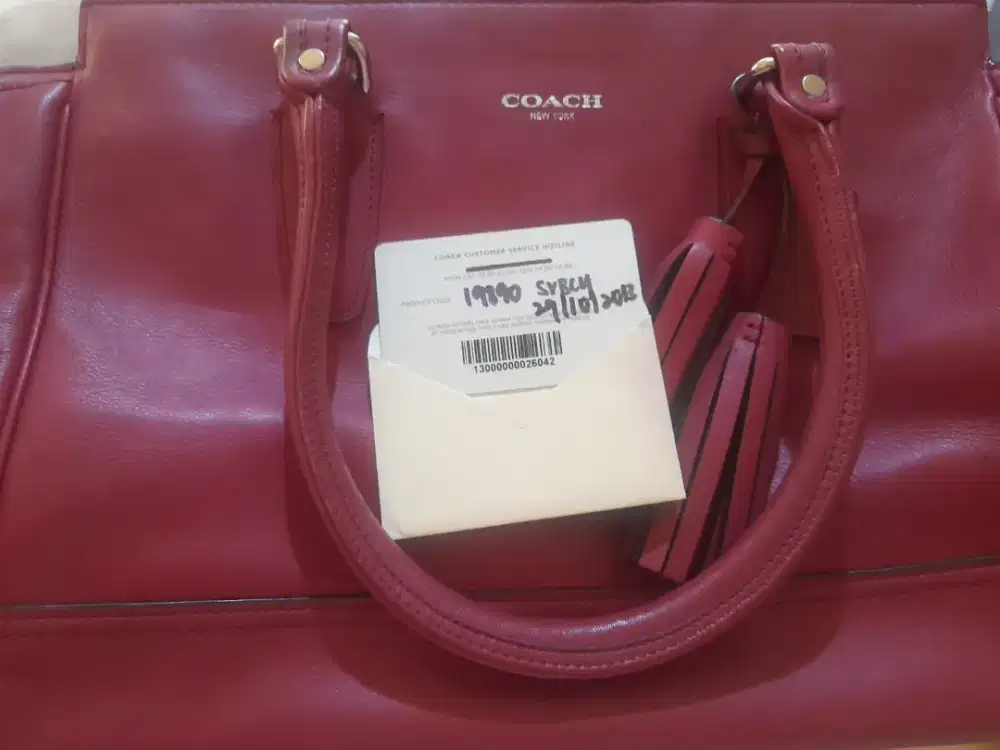 Coach. tas Coach hand bag 30cm
Merah
Dust bag + card original coach