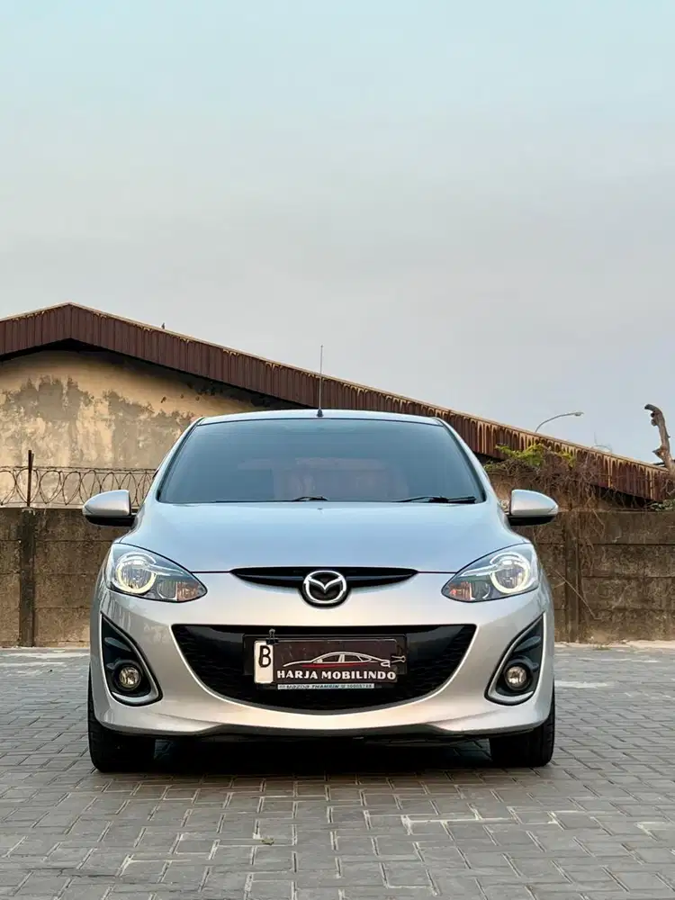 Mazda 2 RZ AT 2014 Mazda 2 R..LOW KM!