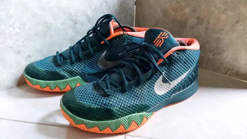 Sepatu basket Nike sz 44 insole 28cm