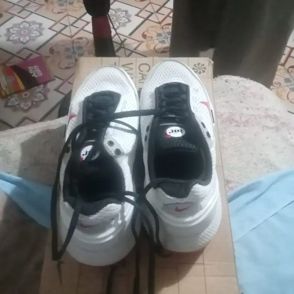 JUAL SEPATU RUNNING ADIDAS