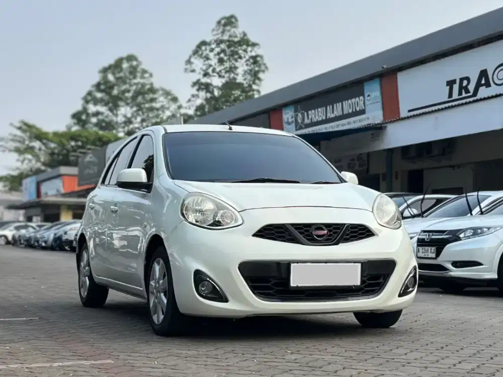 NISSAN MARCH 1.2 XS AT MATIC 2015 PUTIH