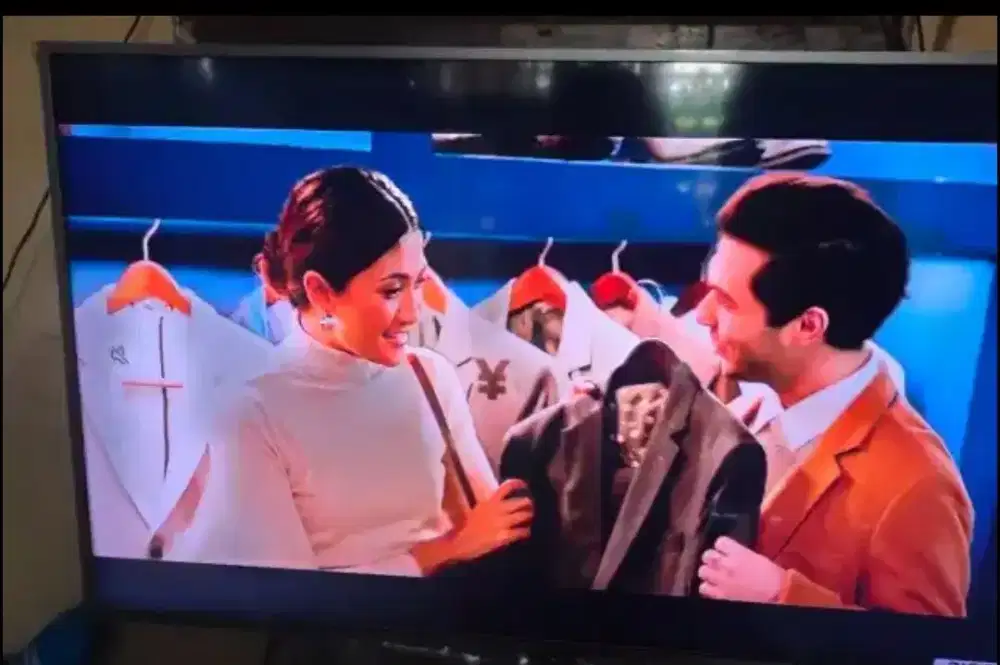 Di Jual TV Samsung Qled 43 inch 4K tipe tertinggi Samsung jernih