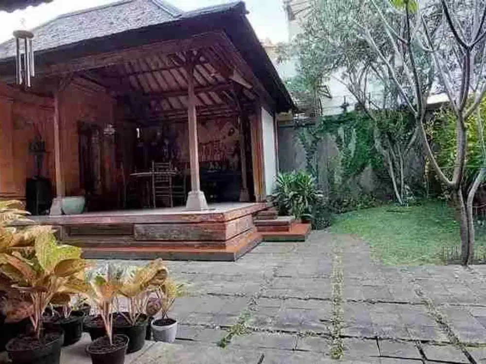 Rumah Lama Terawat di Area Dago Cisitu Indah Bandung