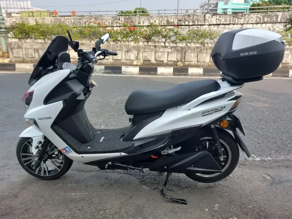 Dijual Motor Listrik Polytron Fox R Warna Putih (Rare) 2023