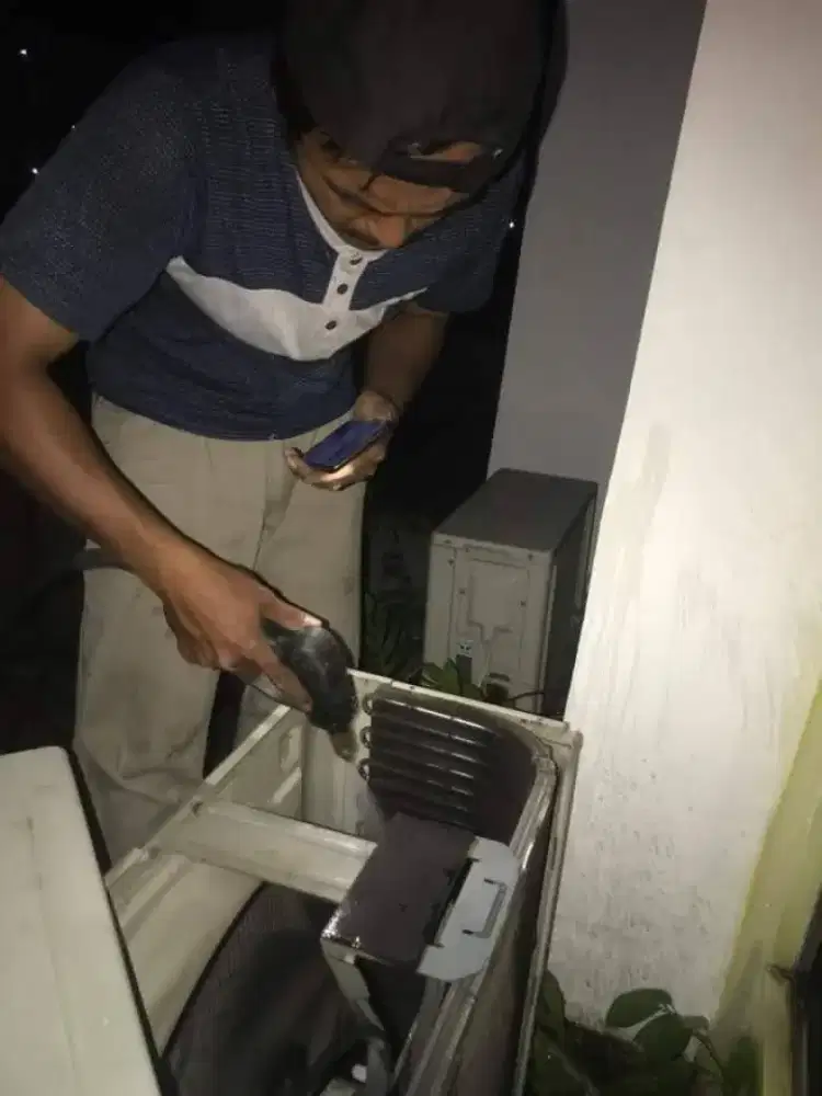 jasa servis ac kulkas frrzer showcase mesin cuci dan bongkar pasang ac