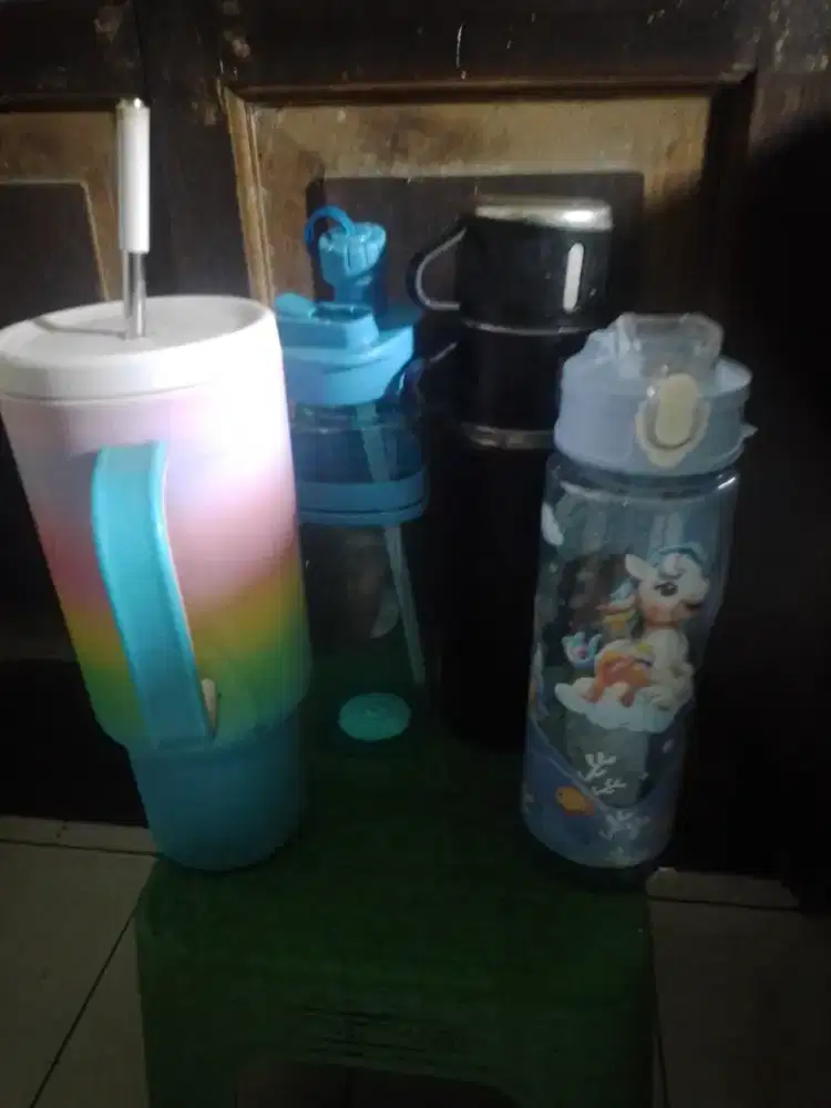 Jual second botol minum isi 4 pcs uk 500 ml & 1 ltr - layak pakai