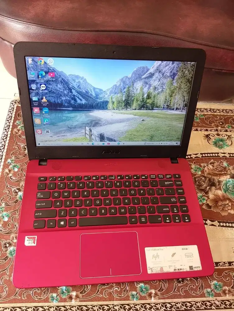Asus X441B AMD A9 GEN7  RAM 4GB  SSD 128GB 14 1.7