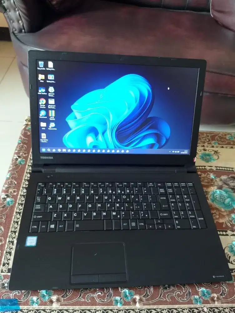 Toshiba B55  Core i5 6500 Ram 8gb  Ssd 128gb 15 1.8