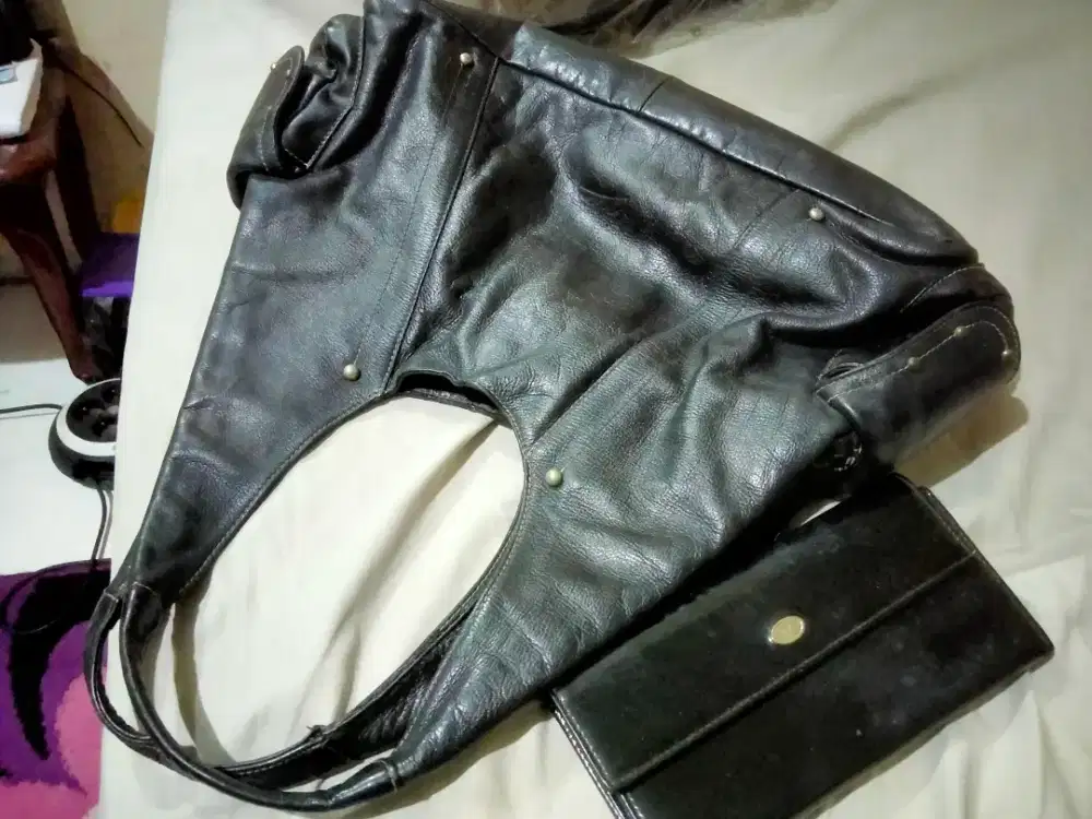 Jual tas kulit (hitam) dan dompet