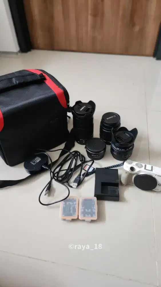 WTS - EOS M3 BUNDLE 3 LENSA