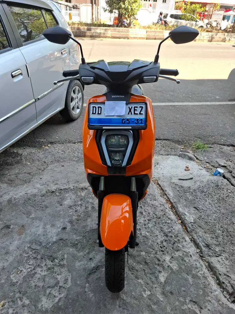 Honda Icon E 2026 Orange (Motor Listrik)