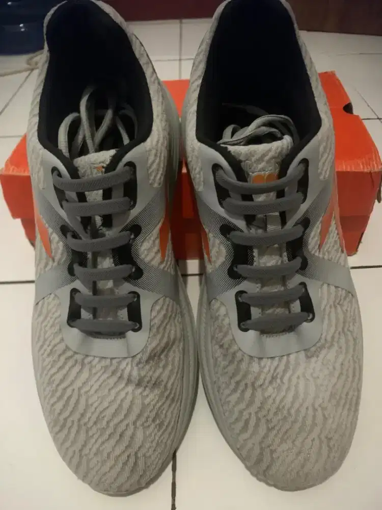 Sepatu Diadora Running/ Jogging Original sz 44