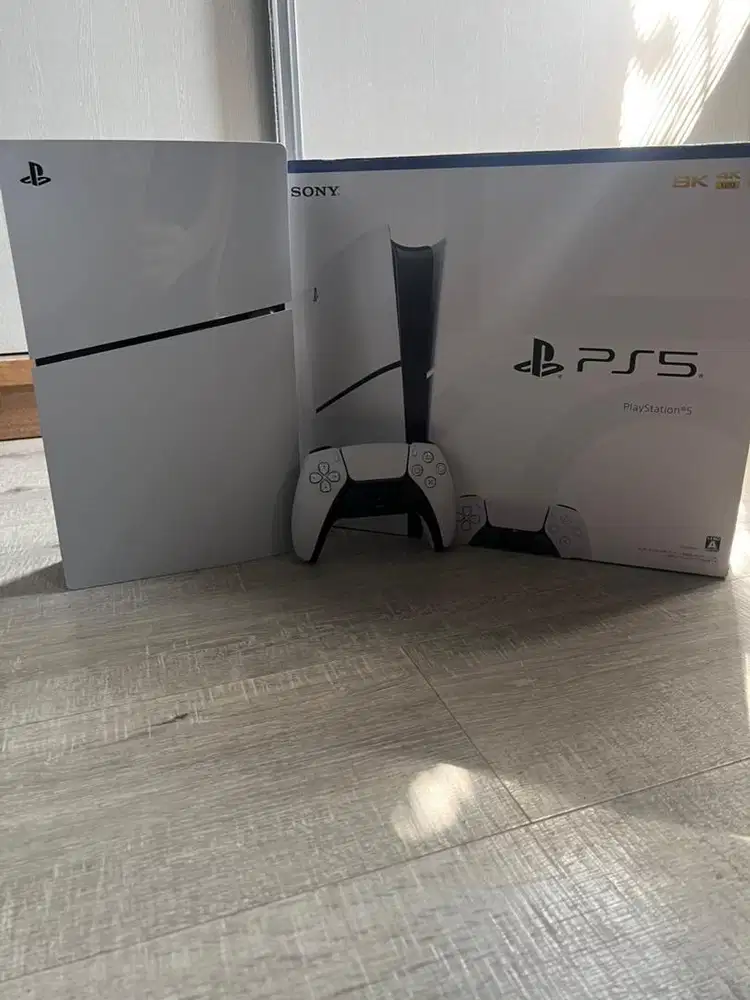 PS5 slim disc 1tb like new