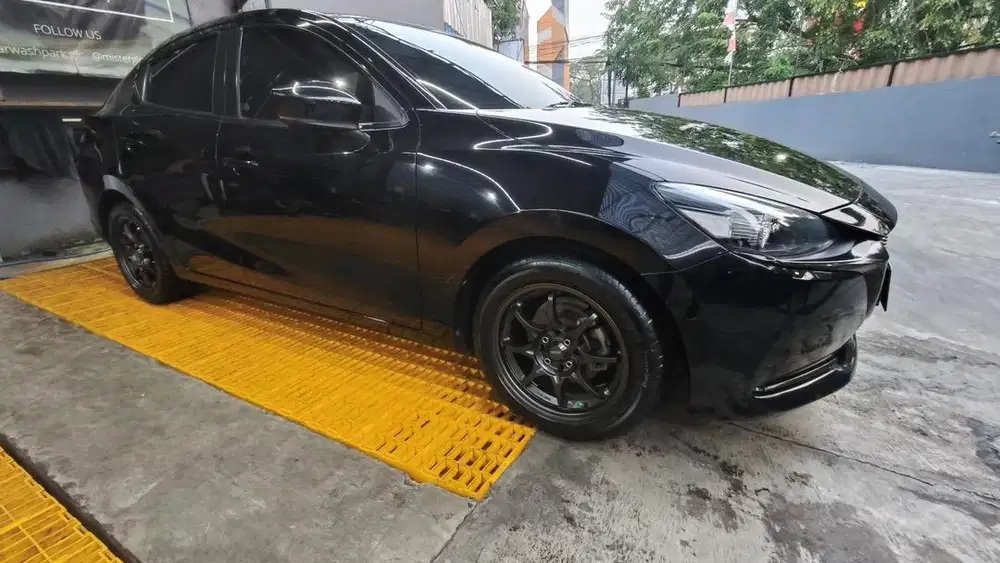 JUAL MOBIL MAZDA 2 SECOND
