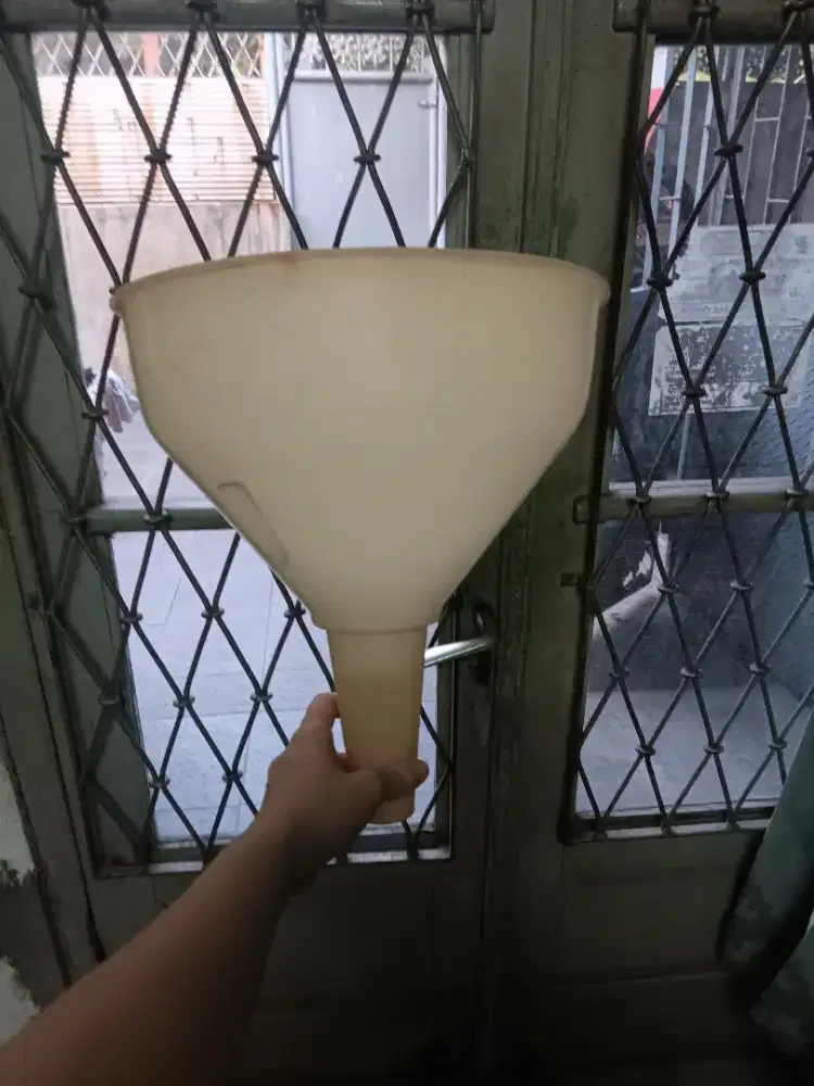 Corong besar diamer 27 tinggi 32 cm