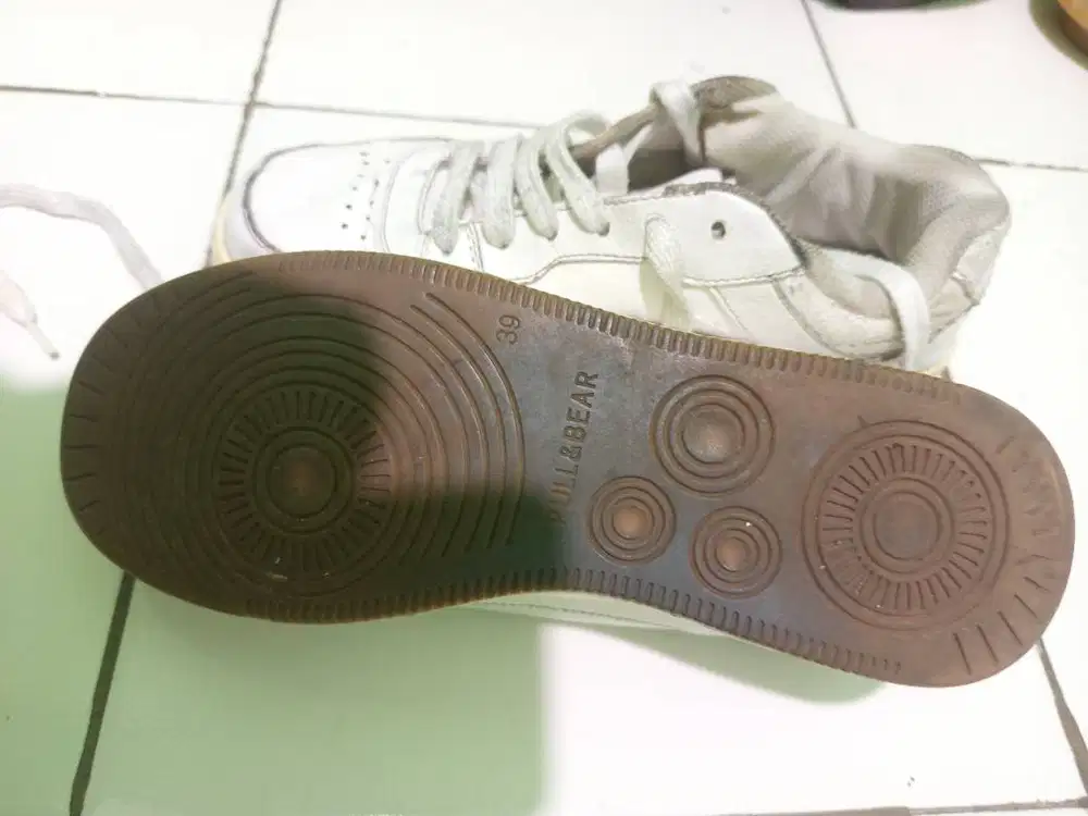 Sepatu full & bear original