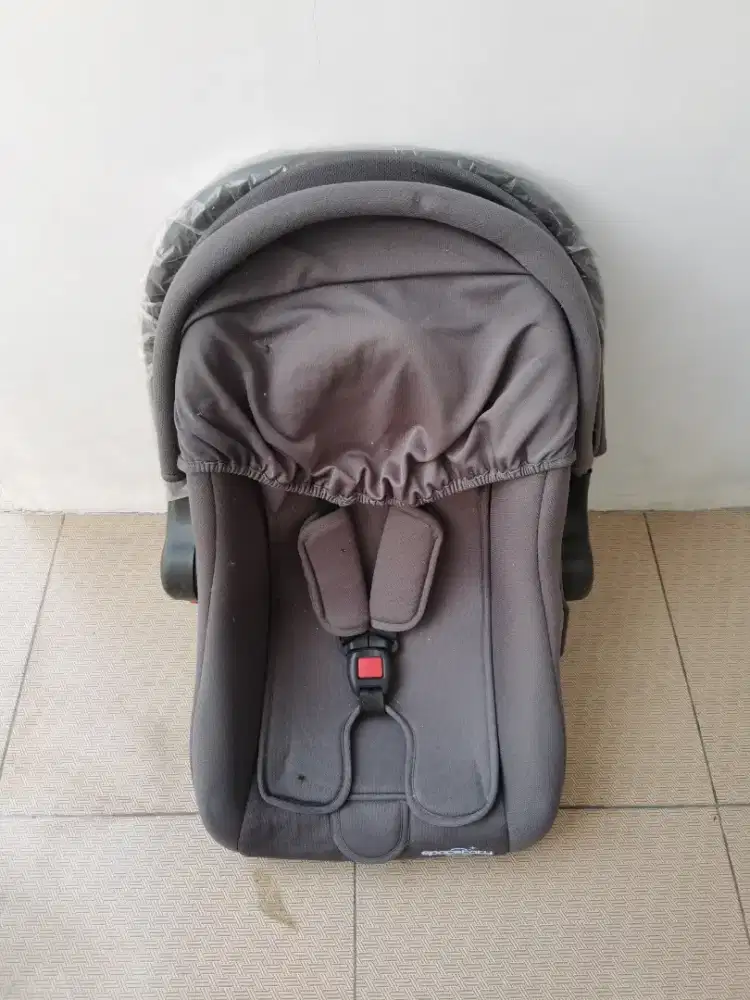 Car seat merk space baby