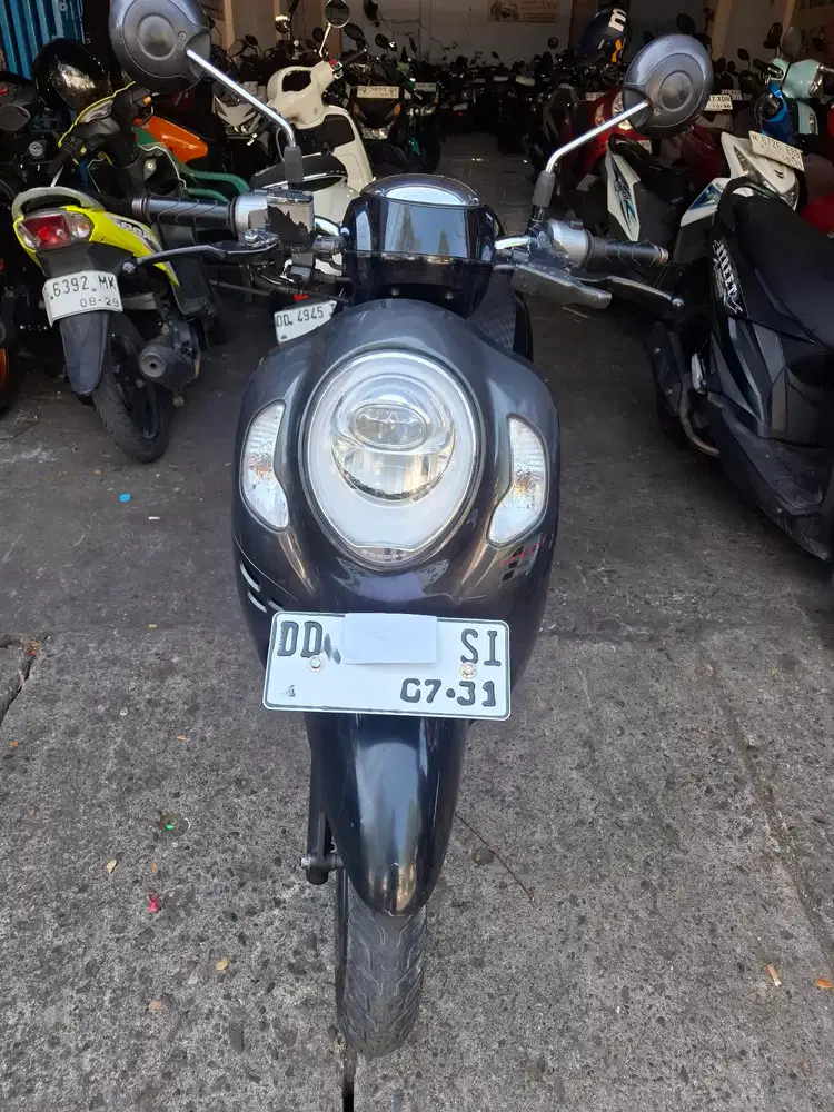 Honda Scoopy 110cc 2021 Hitam Keyless
