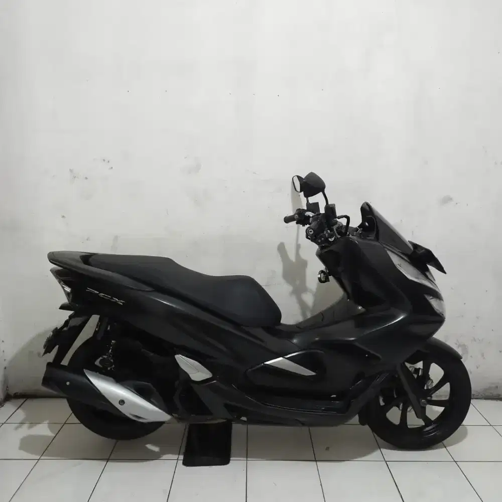Honda PCX Non ABS 2020 Orisinil Bagus lengkap Mesin Cakep
