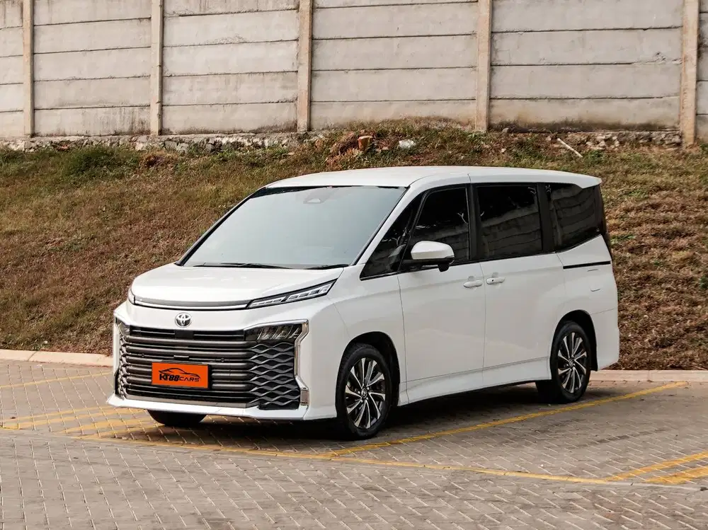TOYOTA VOXY 2.0 AT CVT TSS TH 2023