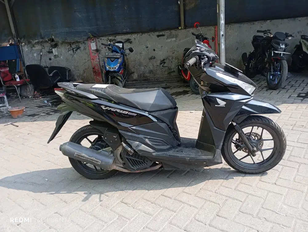 Honda Vario 150 LED old Tahun 2015 Surat komplit