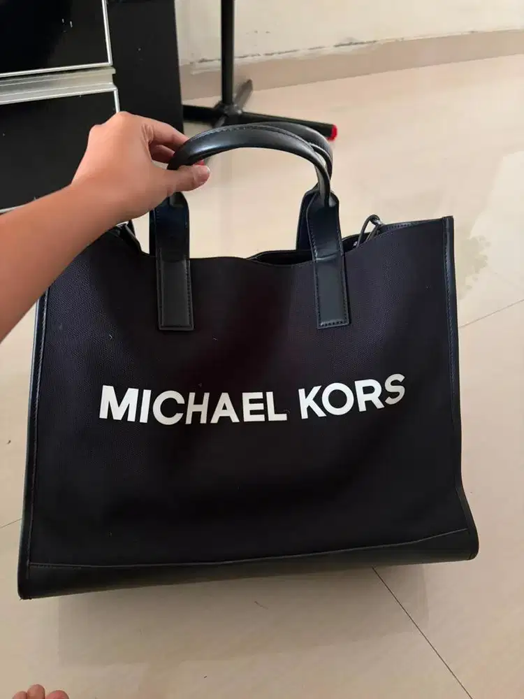 Totebag michael kors nego