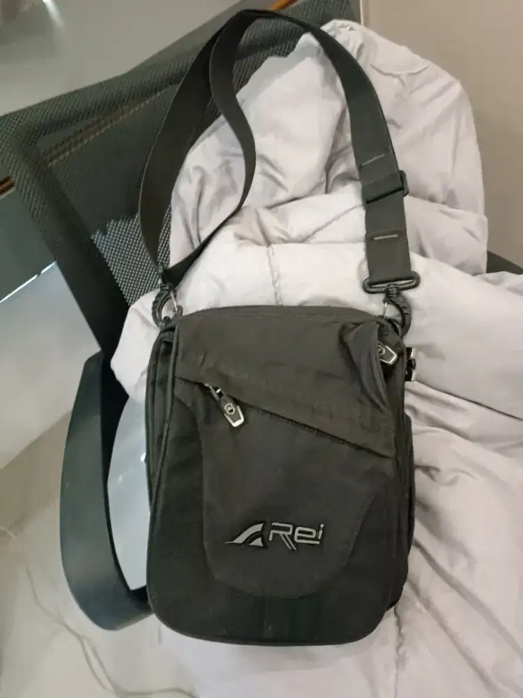 Tas Selempang Pria