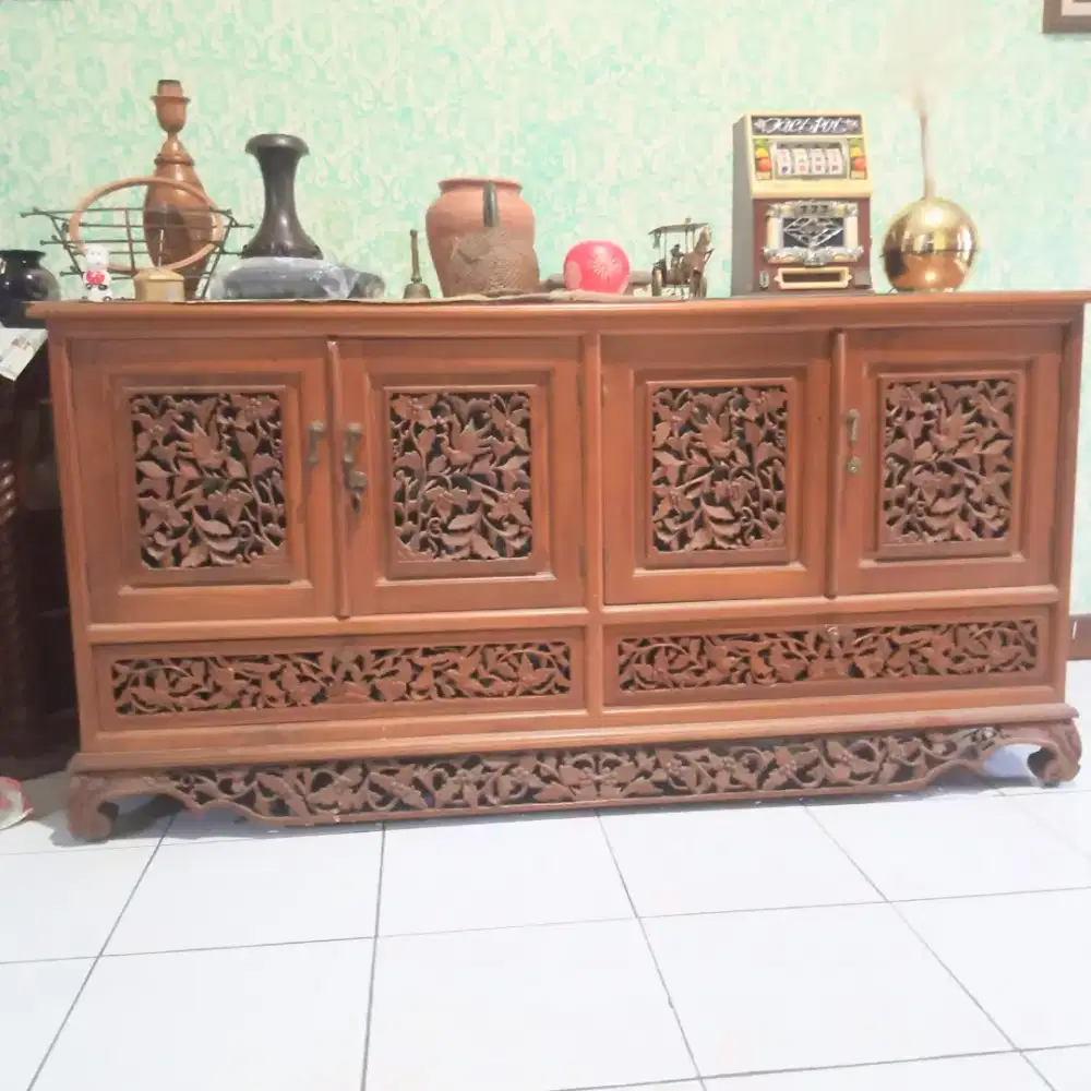 Dijual : Buffet Jati Ukir, Ukuran : PxLxT (150x50x75)