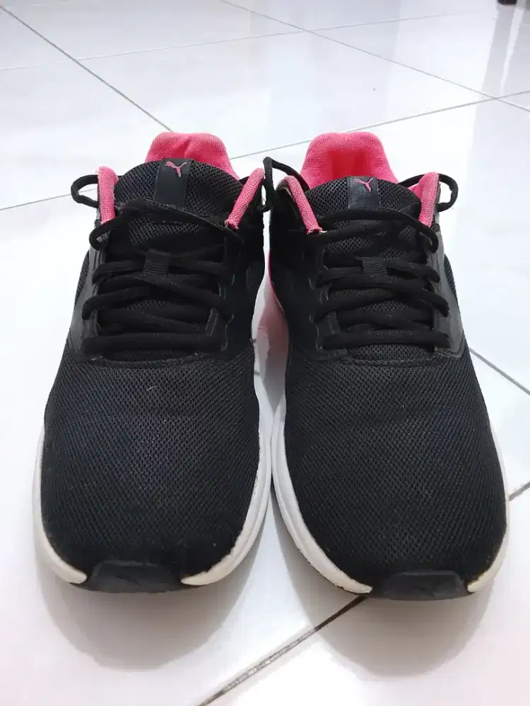 [ORIGINAL] Sepatu Puma Transport Women Size 39 Hitam Pink Bekas