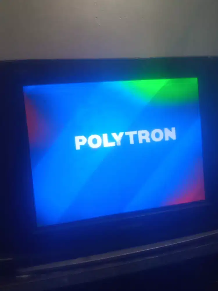Tv Polytron bekas