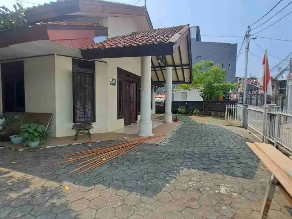 Jual Rumah Luas 676M2 di Halim dekat ke Bandara, cocok usaha kos an exclusive, harga Rp 5.5M nego