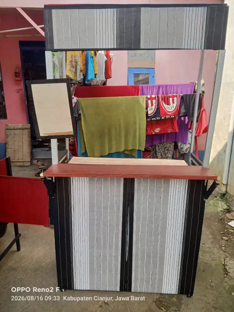 Meja dagang lipat