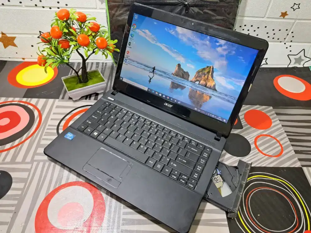 Murah aja laptop Acer ram 4 normal semua lancar jaya siap pakai