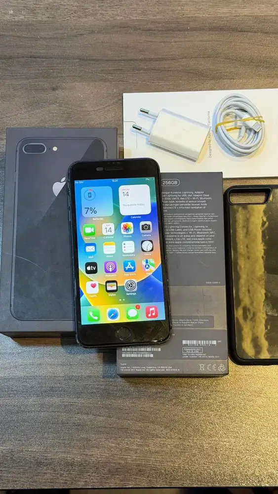 Iphone 8 Plus 256GB Grey Resmi Ibox Lengkap
