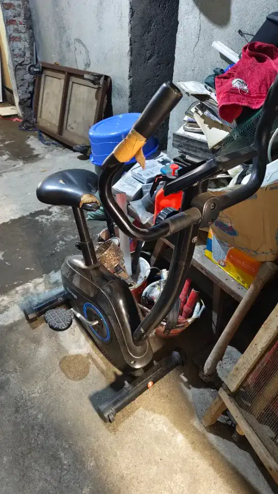 Sepeda statis alat olah raga murah