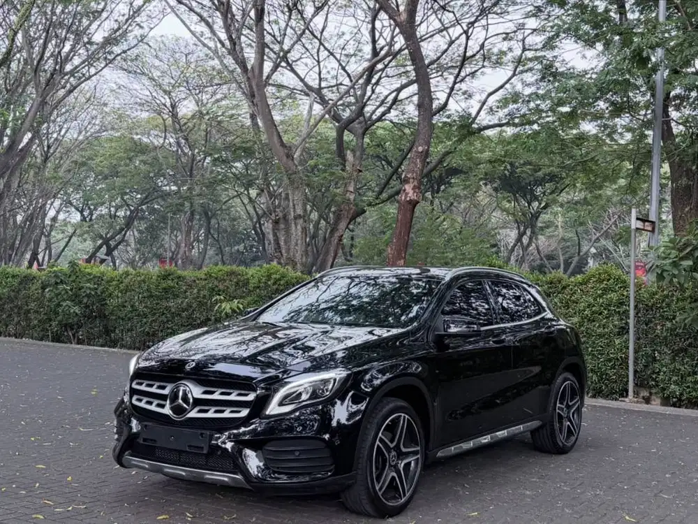 Mercedes Benz GLA200 AMG Line