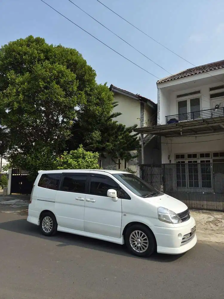 Nissan Serena 2012 Bensin