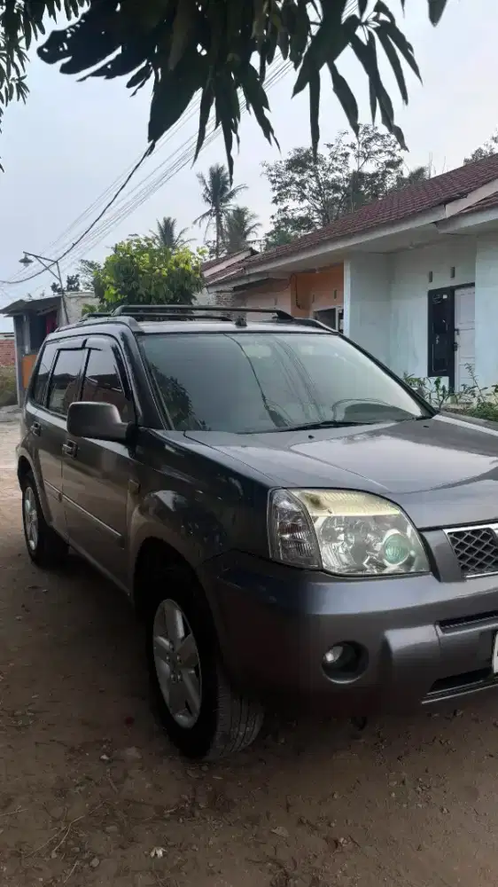 Mobil nisan xtrail tahun 2008