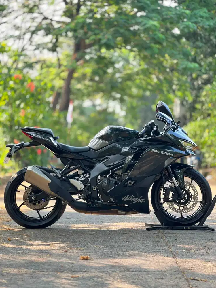 KAWASAKI ZX25R TFT HITAM 2024 KM 6K PAJAK PANJANG SUPER MULUS