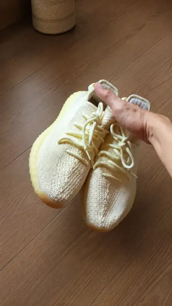 sepatu Adidas yeezy v2 yellow bekas sepatu bekas sneaker bekas