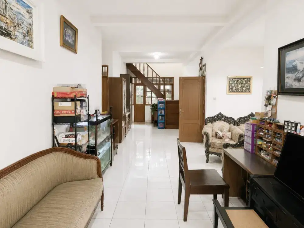 Dijual Rumah Rapih 2 Lantai Posisi Hoek Lokasi Strategis Dekat Akses Tol di Pondok Aren Nd 18204