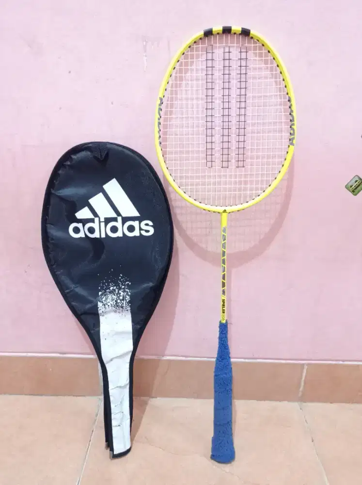 Dijual Raket Bulutangkis merk Adidas ori second