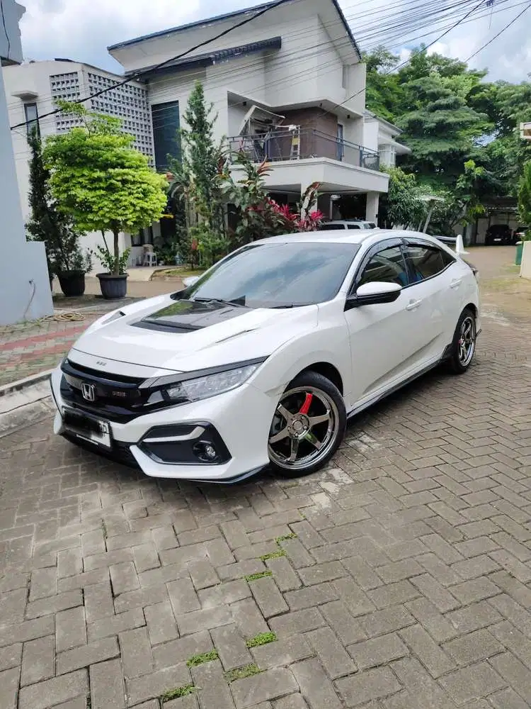 Honda Civic Hatchback 2021 LOW KM