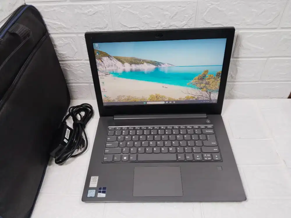 Laptop Lenovo Core i5 Ram 8 GB SSD 240 GB Siap Pakai
