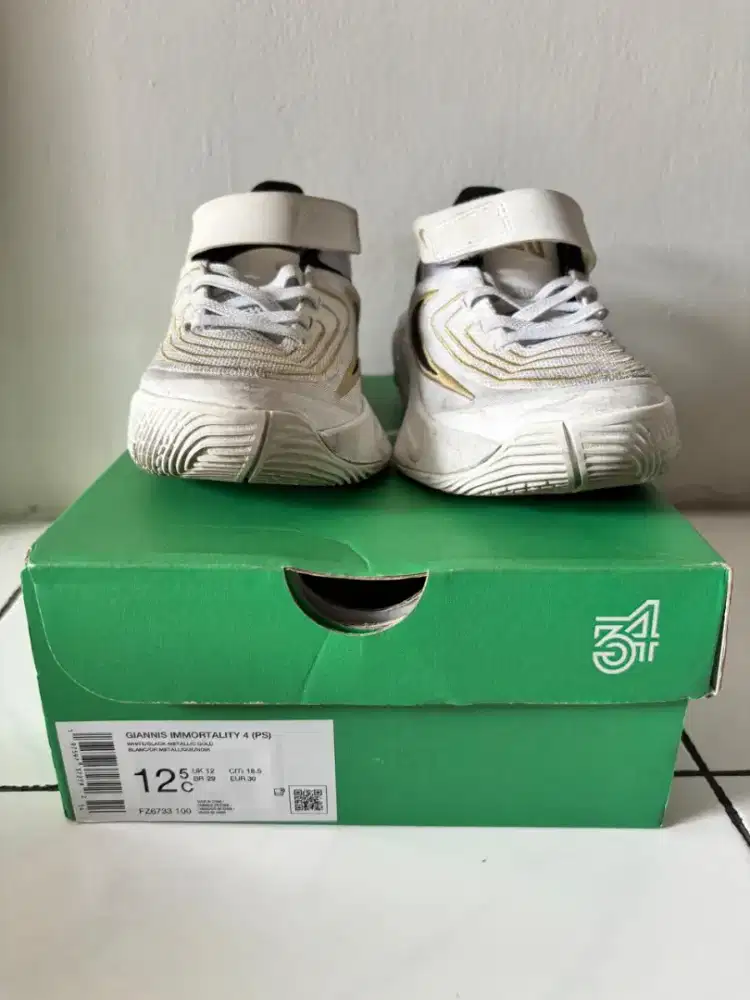Sepatu basket anak giannis immortality 4