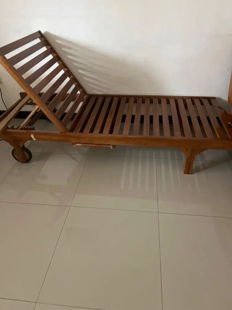 Kursi pantai kayu jati